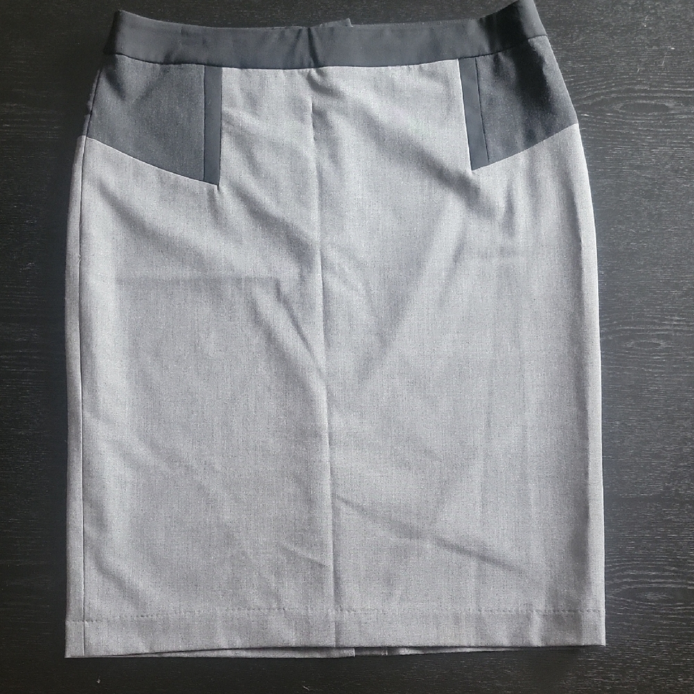 Elegant Gray Pencil Skirt